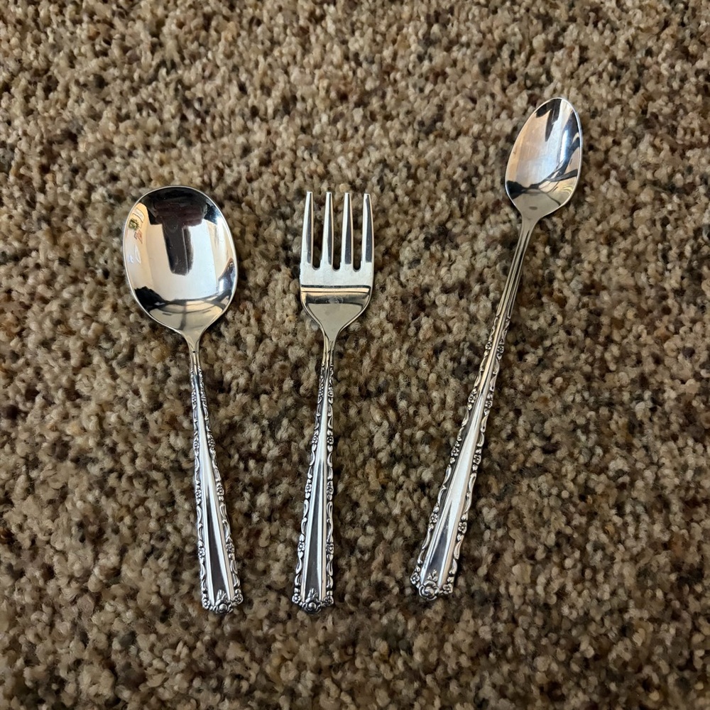 Elegant Silver Cutlery Set